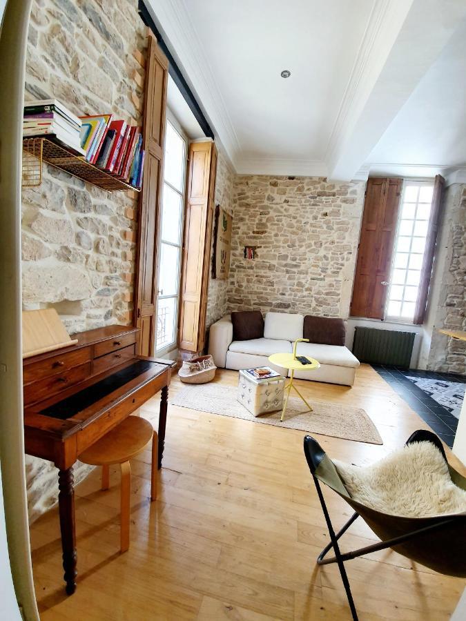 Palmiers Et Crocos Du Vieux Nimes Apartment ภายนอก รูปภาพ